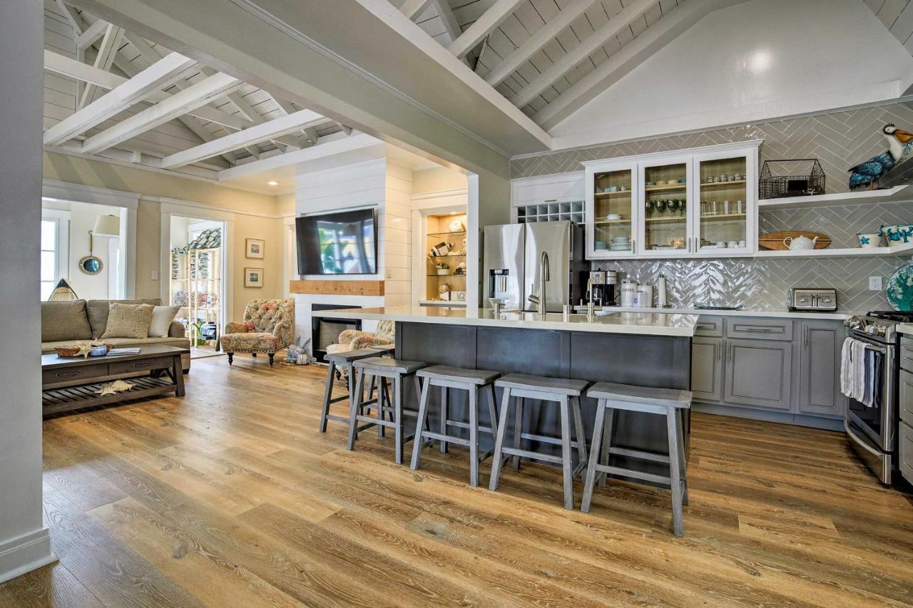 Charming Renovated Avalon Townhome, Walk To Beach! Exterior photo