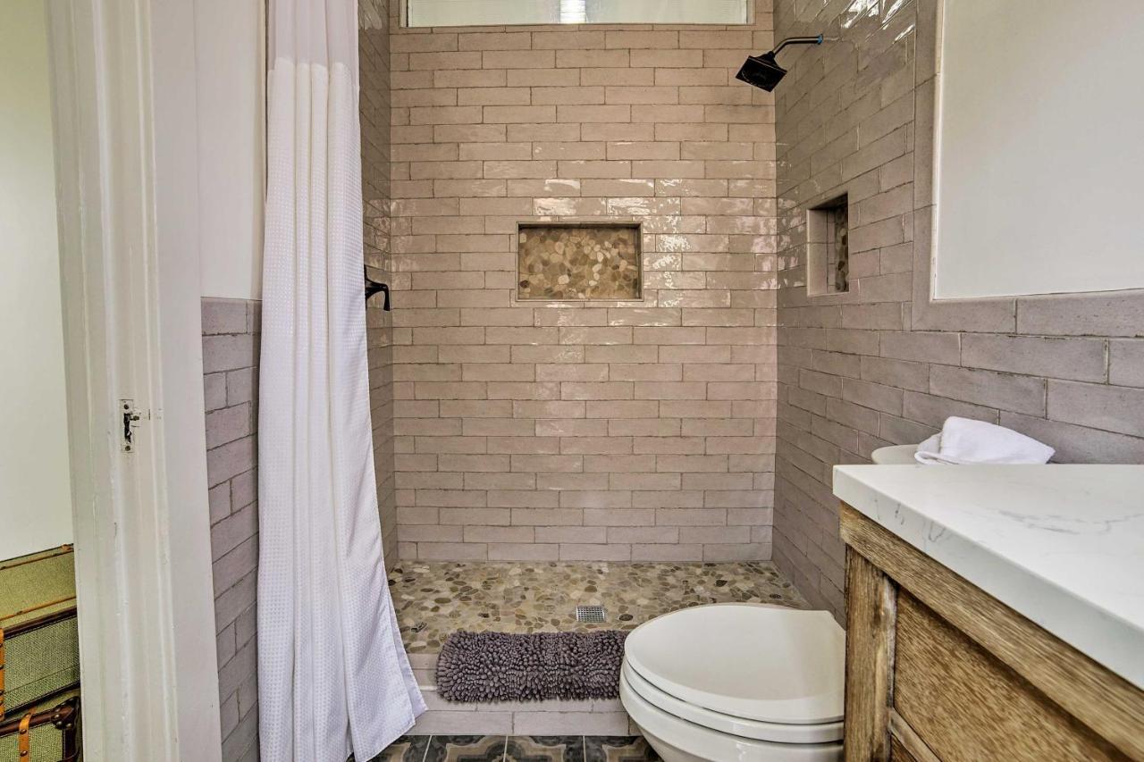 Charming Renovated Avalon Townhome, Walk To Beach! Exterior photo