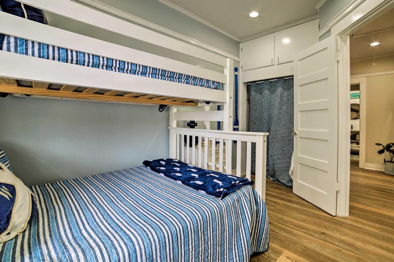Charming Renovated Avalon Townhome, Walk To Beach! Exterior photo